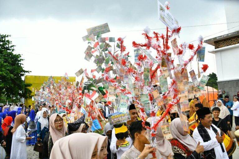 Tradisi Bungo Lado hingga Badoncek Warnai Puncak Mauluik Gadang Padang Pariaman 2026