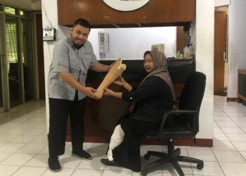 Berkat Bantuan Kaki Palsu dari PT Semen Padang, Rahma Bisa Berjalan dan Jualan Ayam