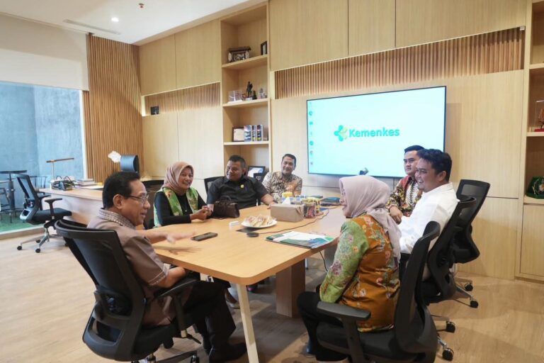 Pemkab Dharmasraya Terima Bantuan X-Ray Portable dari Kemenkes untuk Perkuat Penanganan TBC