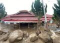 Gedung Dinas PU Solok Rusak Parah Dihantam Galodo, Arsip dan Dua Alat Berat Tertimbun