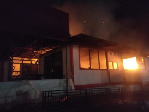 Api Lahap Minimarket di Kota Solok, Sebagian Rumah Ikut Terbakar