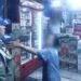 Video: Detik-Detik Perempuan di Padang Mengamuk Saat Warung Miras Dirazia, 2 Orang Terluka