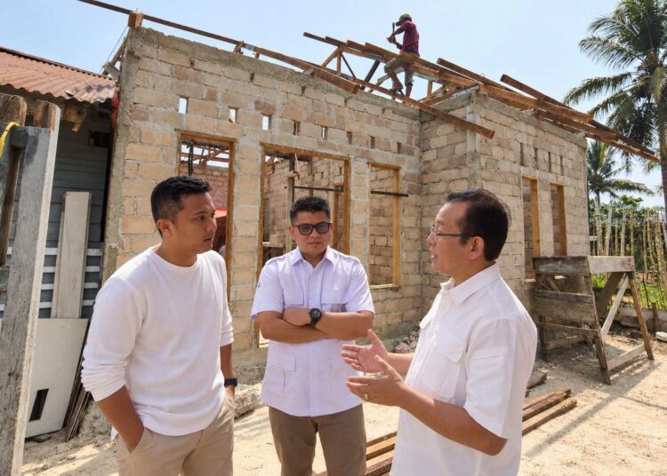 Foto: Wali Kota Payakumbuh Zulmaeta bersama Wagub Sumbar dan Anggota DPRD Mardion Fernandes.