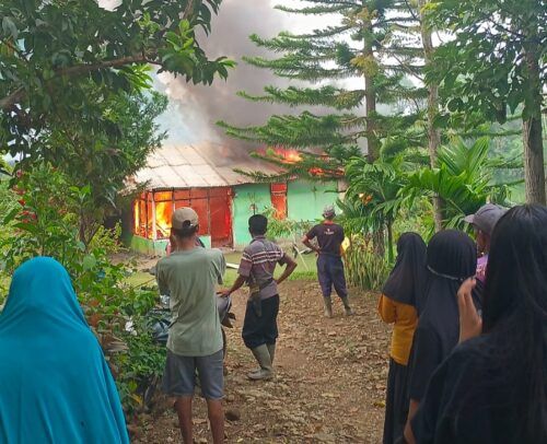 Video: Detik-Detik Api Lahap Rumah Warga di Lima Puluh Kota