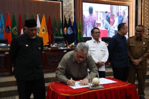DPRD Sumbar dan Pemprov Sepakati Perubahan APBD 2026, Pendapatan Rp6,76 Triliun dan Belanja Rp6,95 Triliun