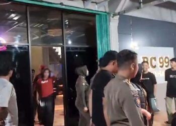 Kedai Tuak dan Kafe Karaoke di Padang Pariaman Dirazia Petugas, 8 Pemandu Lagu Diamankan