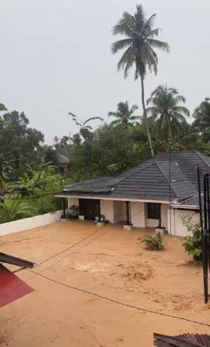 Hujan Deras Guyur Padang, Sejumlah Perumahan dan Akses Jalan Terendam Banjir